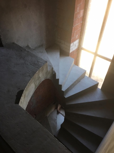 полувинтовая лестница